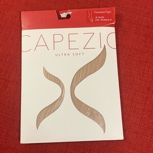 Light suntan color transition tight.